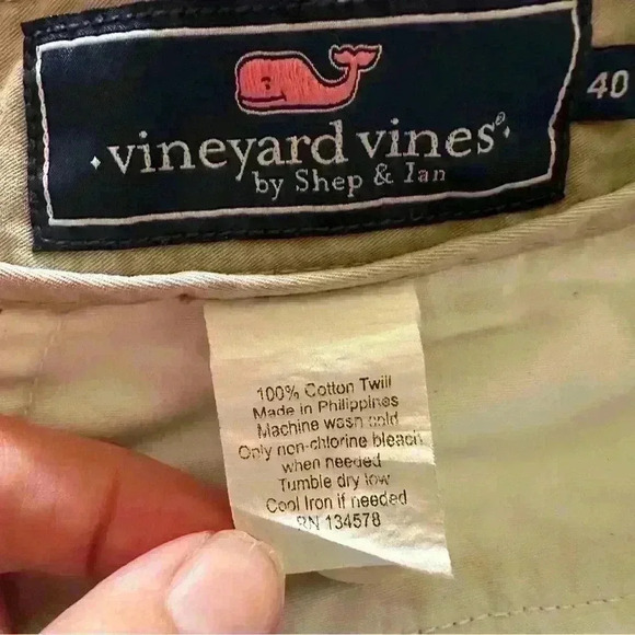 Vineyard Vines Other - VINEYARD VINES CLUB mens khaki shorts Size 40